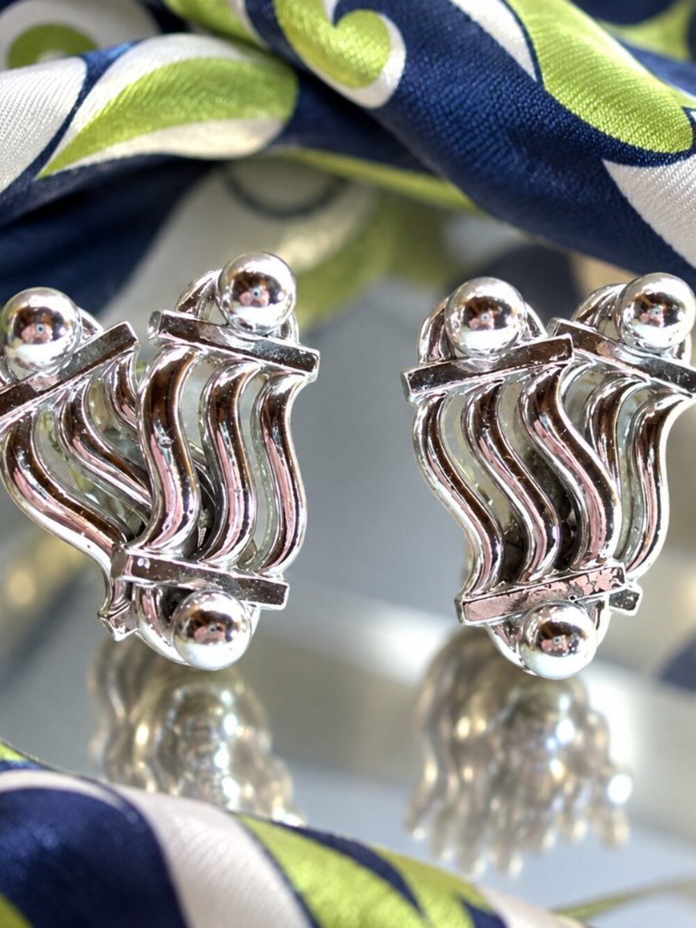 1950s Vintage Clip Earrings Abstract Silver Rhodium Ribbons